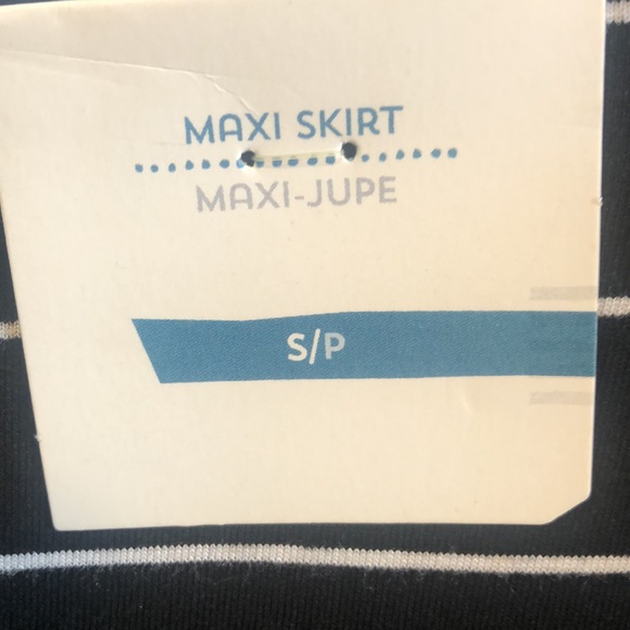 Old navy maxi skirt black and white stripe. Side slit. NWT size S/P - Picture 2 of 7